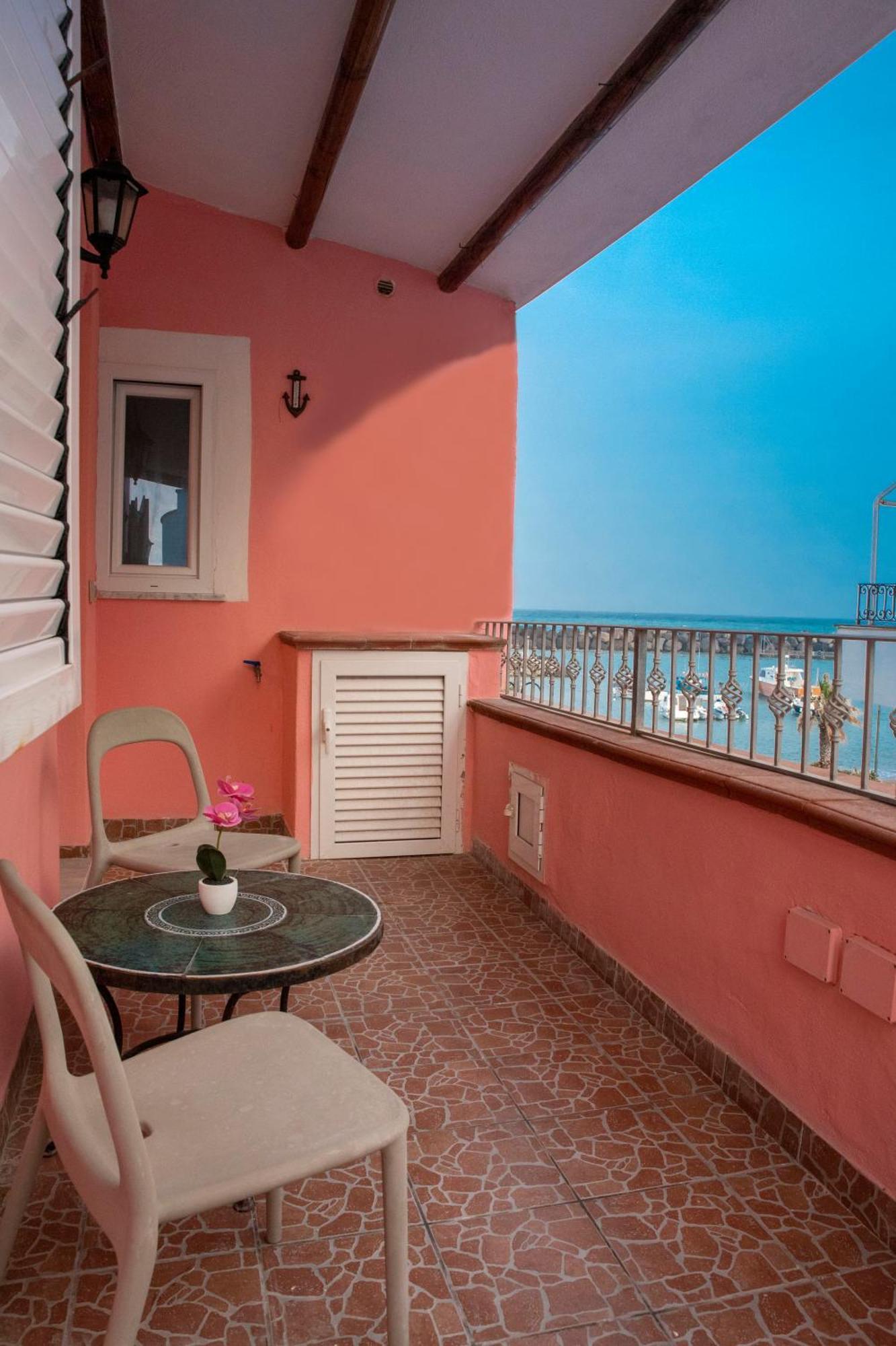 Mare Nostrum - Beachfront House - Sant'Angelo Ischia Exterior foto